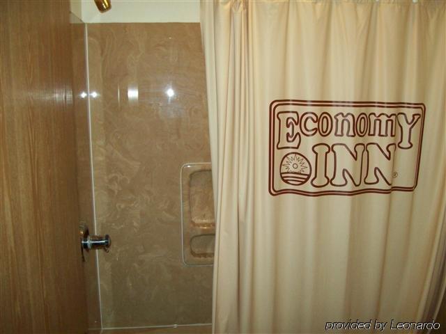 Economy Inn カヤホガ・フォールズ エクステリア 写真
