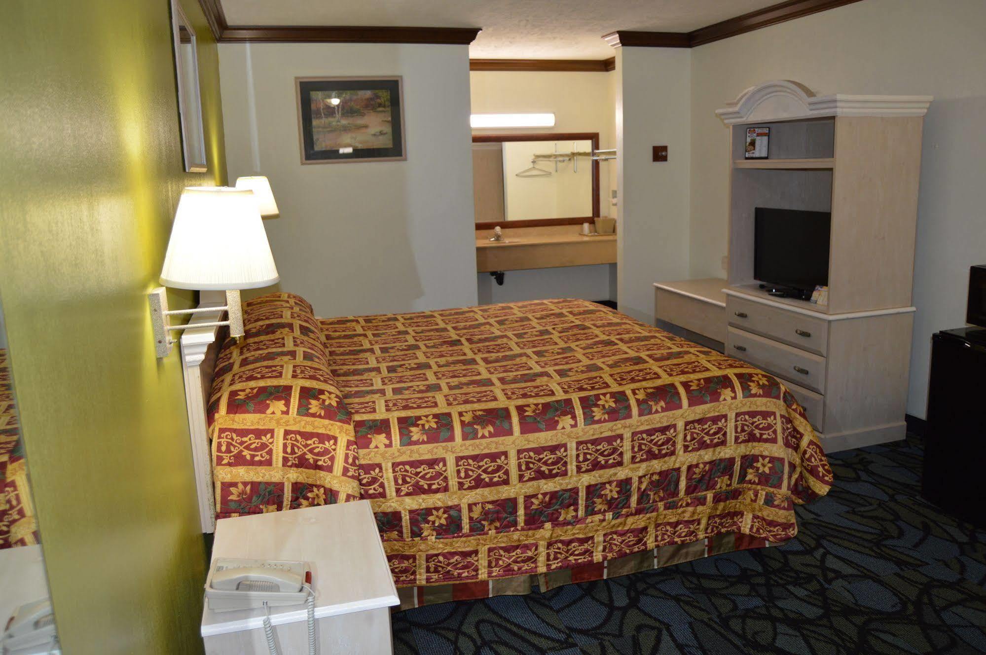 Economy Inn カヤホガ・フォールズ エクステリア 写真