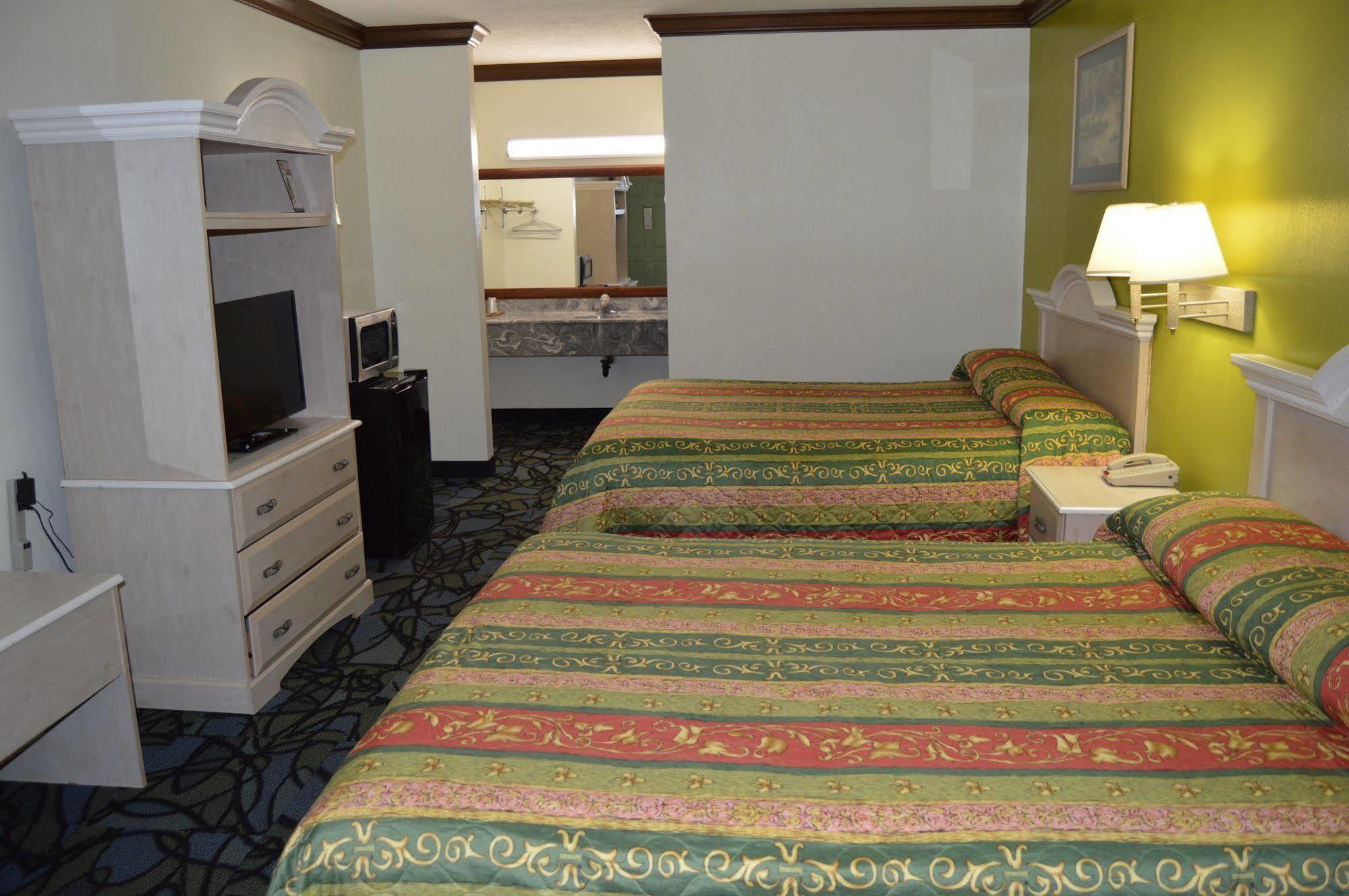 Economy Inn カヤホガ・フォールズ エクステリア 写真
