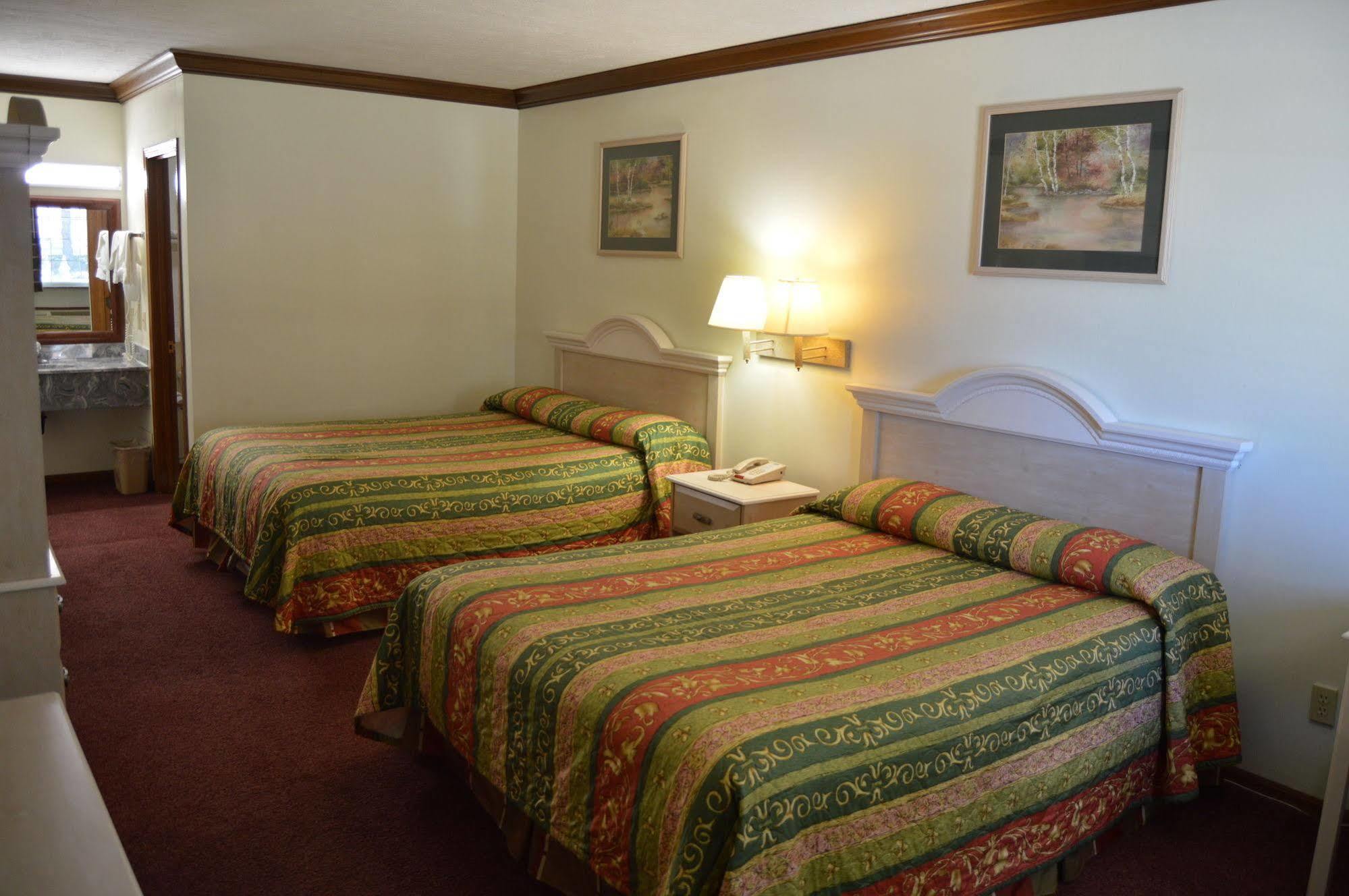 Economy Inn カヤホガ・フォールズ エクステリア 写真