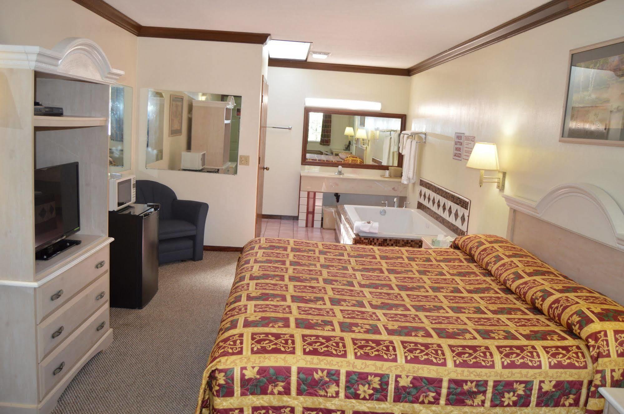 Economy Inn カヤホガ・フォールズ エクステリア 写真